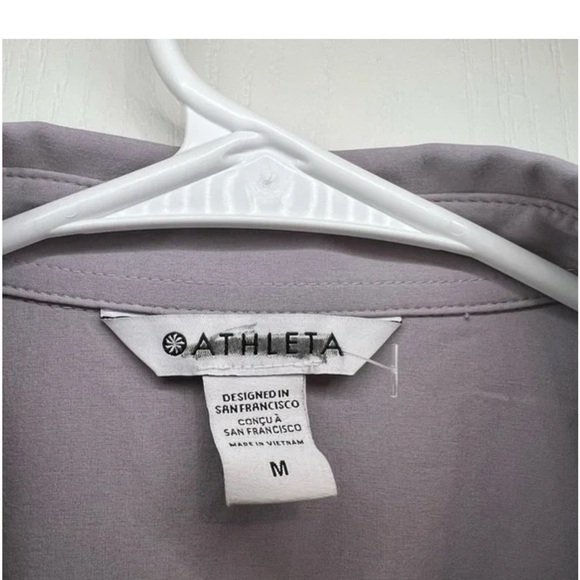 Athleta Urbanite Button Up Long Sleeve Top Shirt Size Medium - Picture 10 of 10